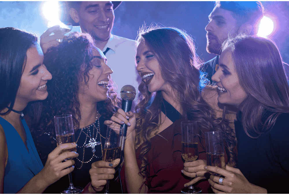 Los mejores Karaokes en Valencia para amantes del canto👩‍🎤